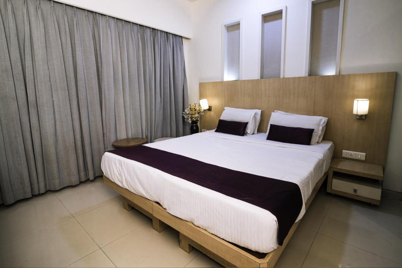 Hotel Monarch Guestline In Midc Rabale, Navi Mumbai Exterior foto
