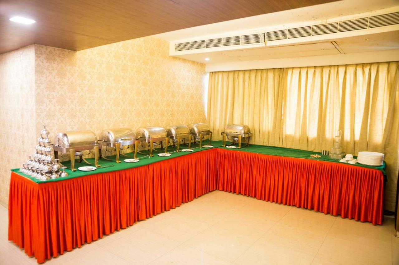 Hotel Monarch Guestline In Midc Rabale, Navi Mumbai Exterior foto