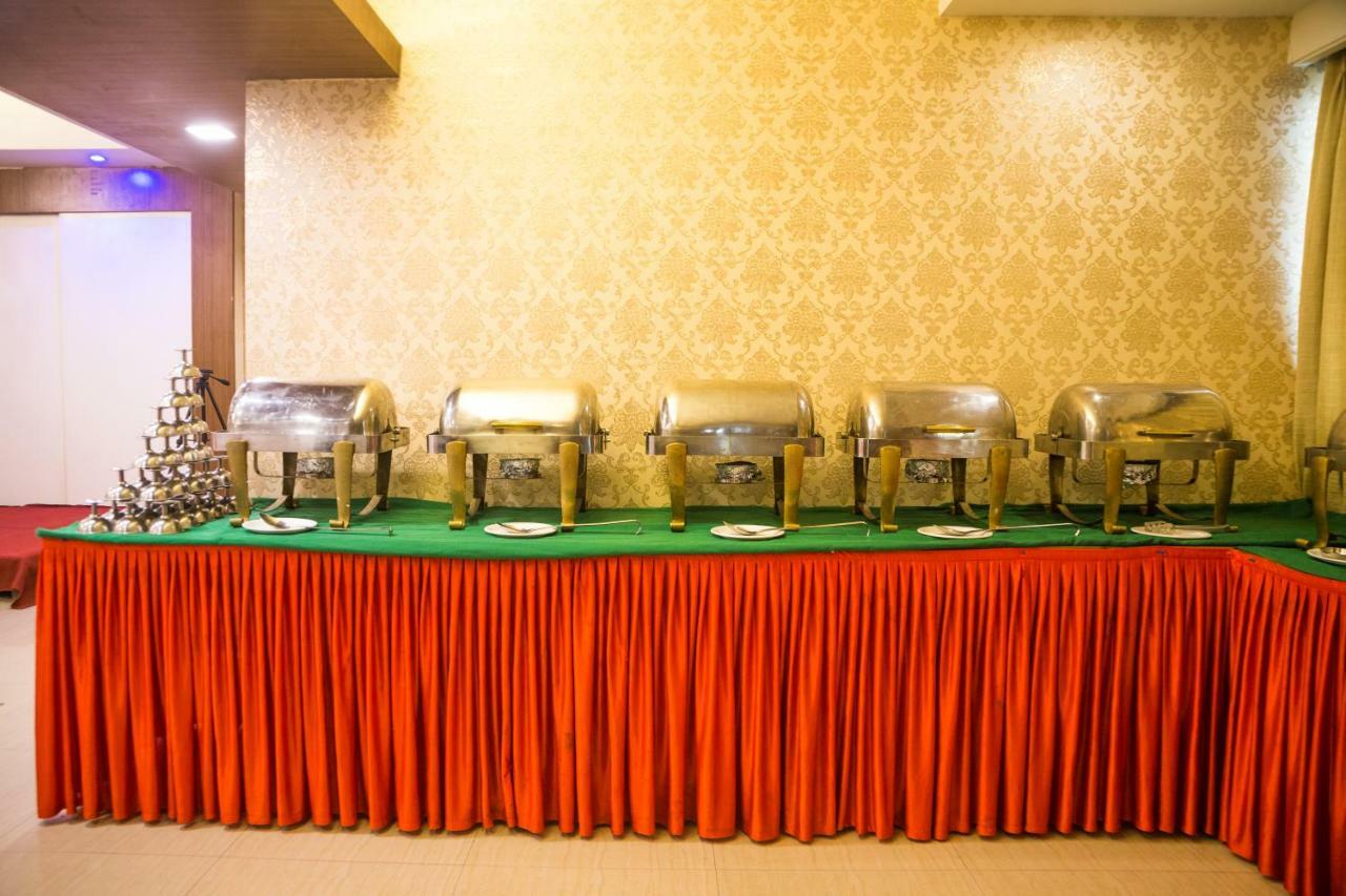Hotel Monarch Guestline In Midc Rabale, Navi Mumbai Exterior foto